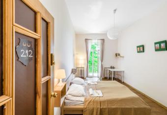 Downtown Forest Hostel & Camping has Balcony rooms