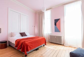 Smartflats Design - Theatre has Balcony rooms