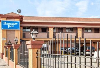 Rodeway Inn has Smoking rooms