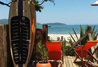 Residencial Bombinhas P   na Areia allows 18 year olds to book a room