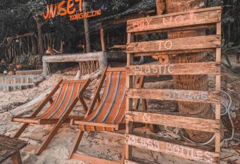 Sunset Bungalow Koh Chang Ranong has Balcony rooms