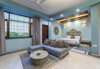 The Almond Tree has Balcony rooms