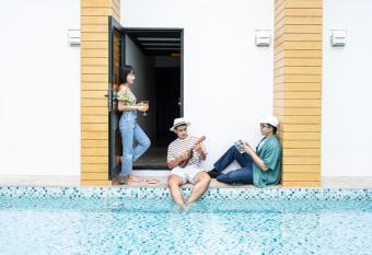 Book a Bed Poshtel - SHA Plus has Balcony rooms