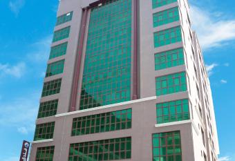 Marco Polo Hotel allows 18 year olds to book a room