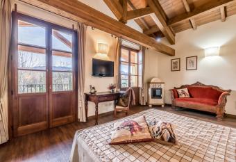 Antico Casale has Balcony rooms