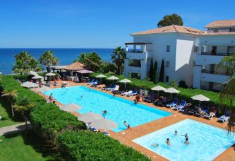 Vacanc  ole - R  sidence Sognu di Rena allows 18 year olds to book a room