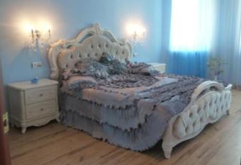 apartment in Chernomorsk (Illichivsk) allows 18 year olds to book a room