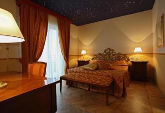 Grand Hotel Forl   has Balcony rooms