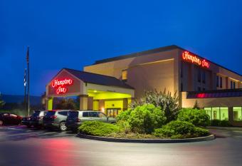 Hampton Inn Danville allows 18 year olds to book a room