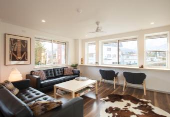 Hakuba Downtown Apartments has Balcony rooms