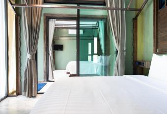 Ao Cho Grandview Hideaway Resort has Balcony rooms