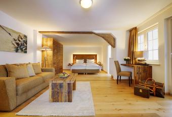 ADLER H  USERN Gourmet & Spa Hotel allows 18 year olds to book a room