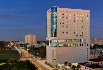 Embassy Suites by Hilton Sarasota allows 18 year olds to book a room