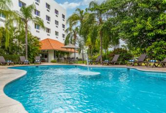 Comfort Inn Puerto Vallarta allows 18 year olds to book a room