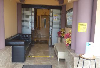 Hotel Sir Gara de Nord allows 18 year olds to book a room