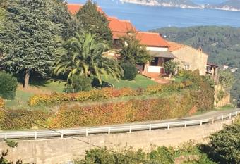 Villa Shanti Yoga & Meditation allows 18 year olds to book a room