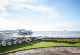 The Royal Hotel allows 18 year olds to book a room
