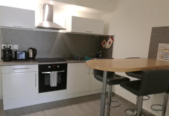 Centre Ville Saint-Martin has Balcony rooms