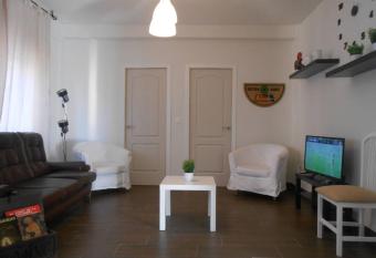 Apartamento Catedral Centro allows 18 year olds to book a room