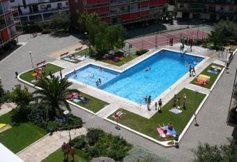 Oasis Near Barcelona Pool Tennis Beach has Balcony rooms