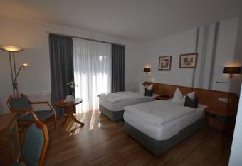 Hotel & Restaurant Zur Linde has Balcony rooms