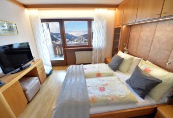 Apartment Nogler Frieda has Balcony rooms