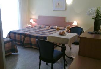 Felipe II allows 18 year olds to book a room