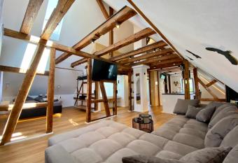 Altstadt Apartments allows 18 year olds to book a room