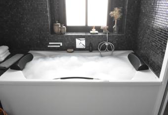 Home Apartments Jerez allows 18 year olds to book a room