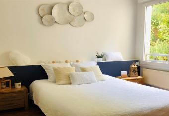  allows 18 year olds to book a room