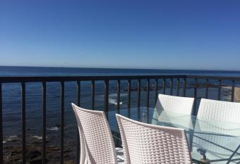 Balcon Del Mar Primera Linea de Playa allows 18 year olds to book a room