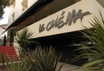 Hotel Le Cin  ma has Balcony rooms