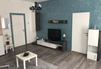 City Apartment Hauptbahnhof has Balcony rooms