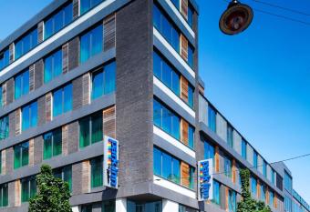 Hotel Park Inn by Radisson Brussels Midi allows 18 year olds to book a room