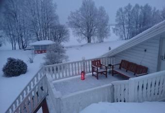 Arctic River Apartment has Balcony rooms