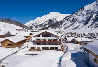 Hotel Schranz has Balcony rooms