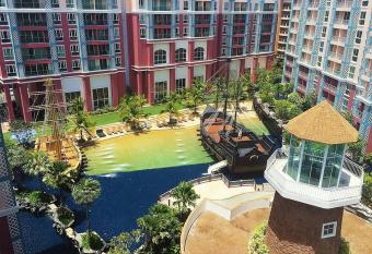 Grande Caribbean Condo by Somphong allows 18 year olds to book a room