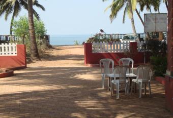 Leon Hide Out Guest House has Balcony rooms