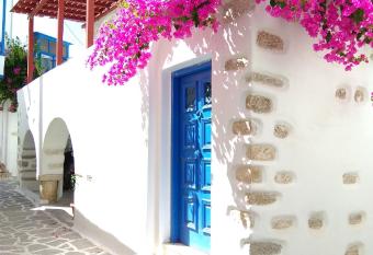 Villa Adriana has Balcony rooms