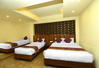 Hotel Royal Suite allows 18 year olds to book a room