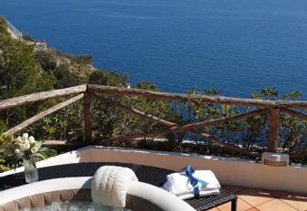 La Limonaia e La Praia has Balcony rooms