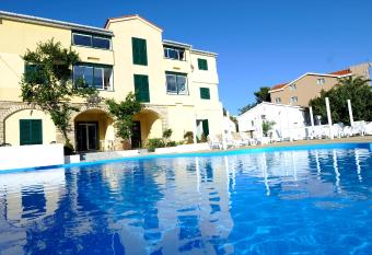 Villa Ani has Balcony rooms