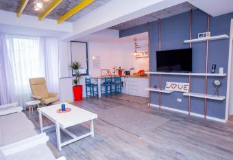 Teodoroiu nr. 5 allows 18 year olds to book a room