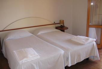 Villino i Giardini - Il Giardinetto Appartamenti has Balcony rooms