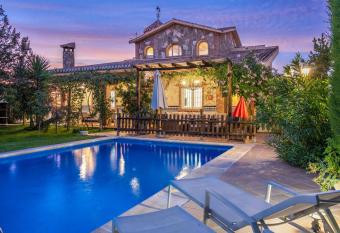 Senderos de la Alhambra has Balcony rooms