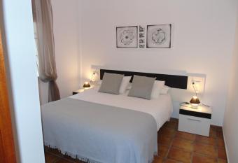 Atiko La Vista has Balcony rooms