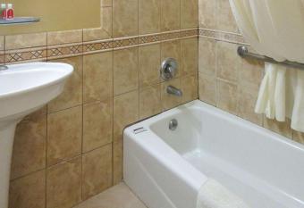 Econo Lodge has rooms with a private hot tub