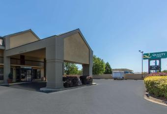 Quality Inn Monroe has Smoking rooms