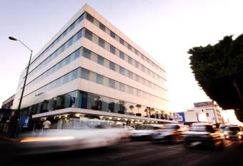 Hi Hotel Impala Queretaro allows 18 year olds to book a room