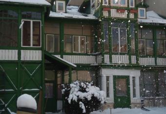 Casa Felix allows 18 year olds to book a room